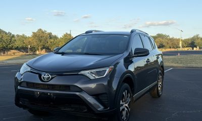 2016 Toyota RAV4 LE