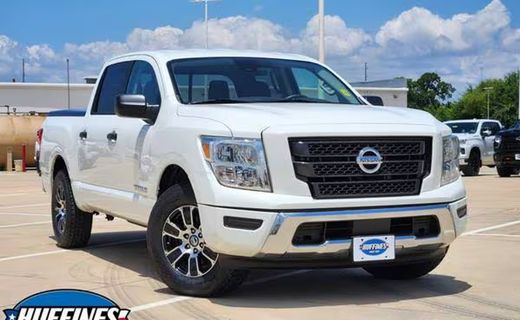 2022 Nissan Titan SV