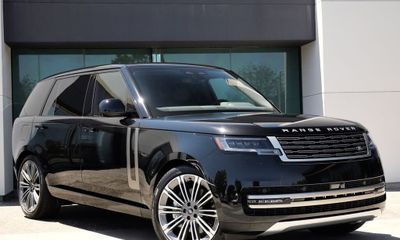 2025 Land Rover Range SE