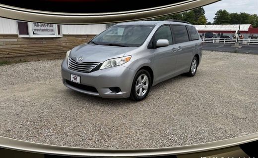 2016 Toyota Sienna LE