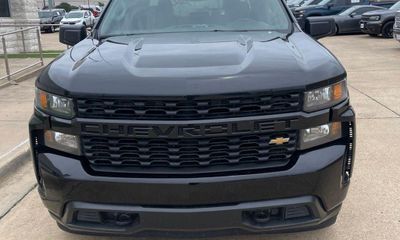 2020 Chevrolet Silverado Custom
