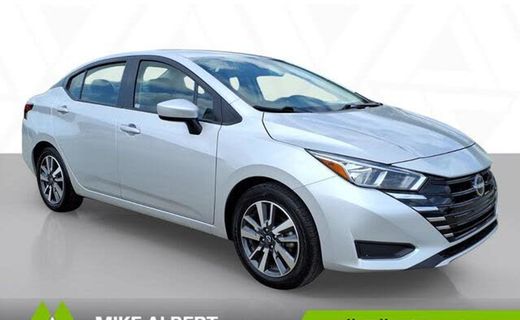 2023 Nissan Versa SV