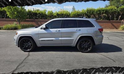 2020 Jeep Grand Cherokee Laredo