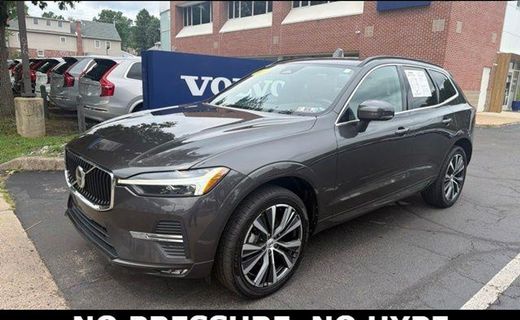 2022 Volvo XC60 Momentum