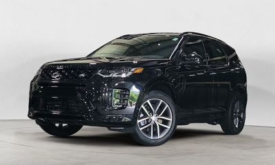 2026 Land Rover Discovery Sport Landmark