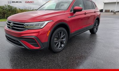 2023 Volkswagen Tiguan SE