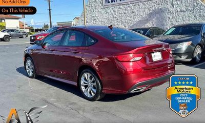 2015 Chrysler 200 200S