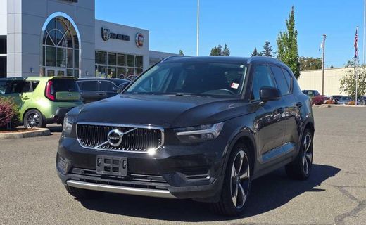 2019 Volvo XC40 Momentum