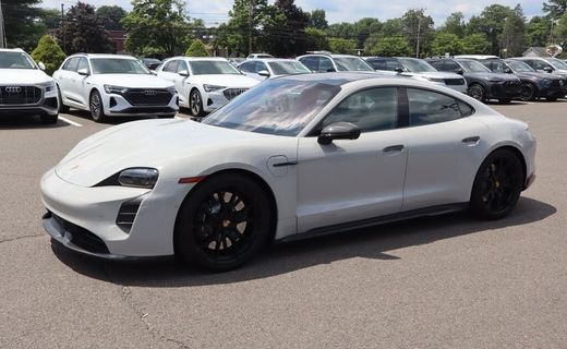 2022 Porsche Taycan GTS