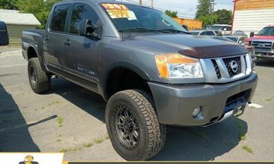 2015 Nissan Titan SV