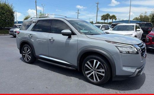 2024 Nissan Pathfinder Platinum