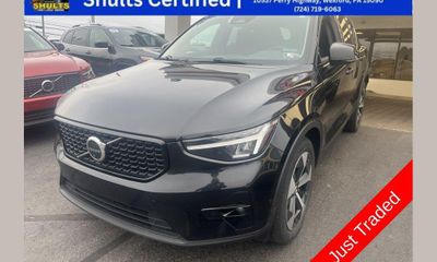 2023 Volvo XC40 Plus Dark