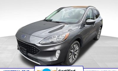 2022 Ford Escape Titanium