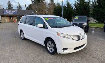 2016 Toyota Sienna LE