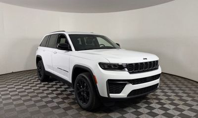 2026 Jeep Grand Cherokee Altitude