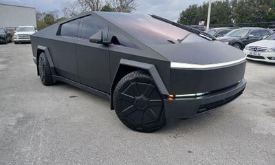 2024 Tesla Cybertruck Base