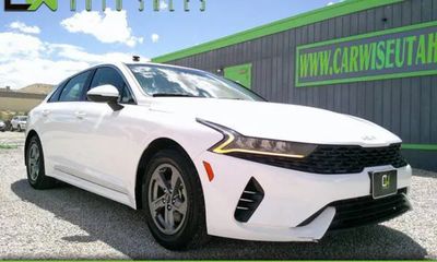 2023 Kia K5 LXS