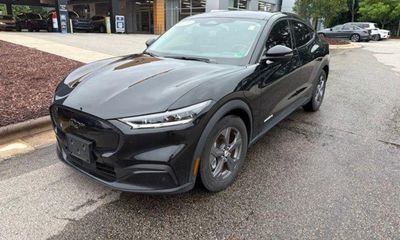 2022 Ford Mustang Mach-E Select