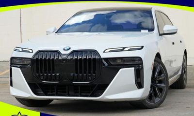 2023 BMW 740i