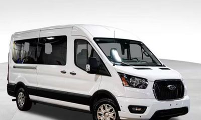 2024 Ford Transit Medium Roof