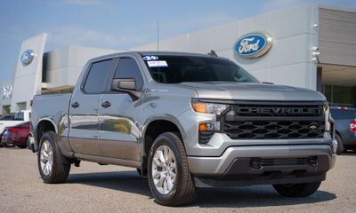 2024 Chevrolet Silverado Custom