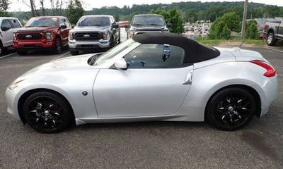 2010 Nissan 370Z Touring Roadster