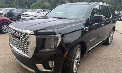 2023 GMC Yukon Denali