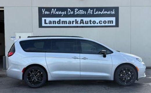 2027 Chrysler Pacifica Select