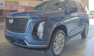 2026 Cadillac Escalade Luxury