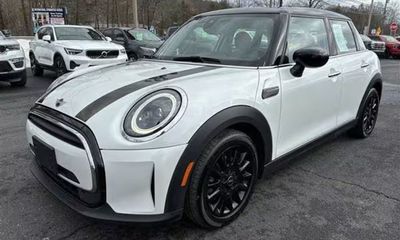 2024 Mini Hardtop 4 Door Hatchback