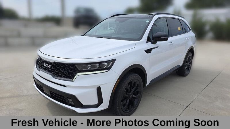 2023 Kia Sorento — a typically priced live listing