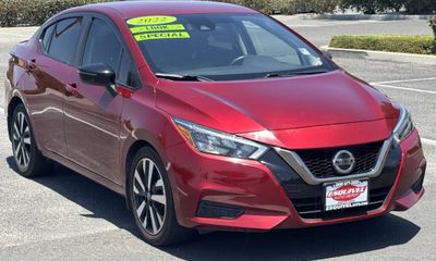2022 Nissan Versa SR