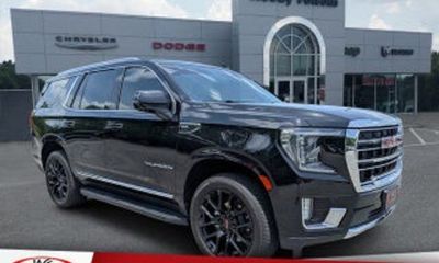 2023 GMC Yukon SLT
