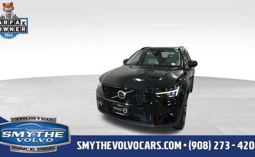 2024 Volvo XC40 Plus Dark