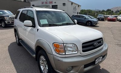 2004 Toyota Sequoia SR5