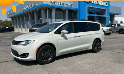 2020 Chrysler Pacifica Touring L