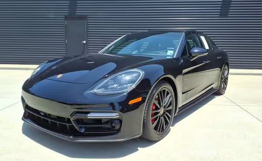 2022 Porsche Panamera GTS