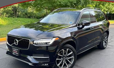 2019 Volvo XC90 Momentum