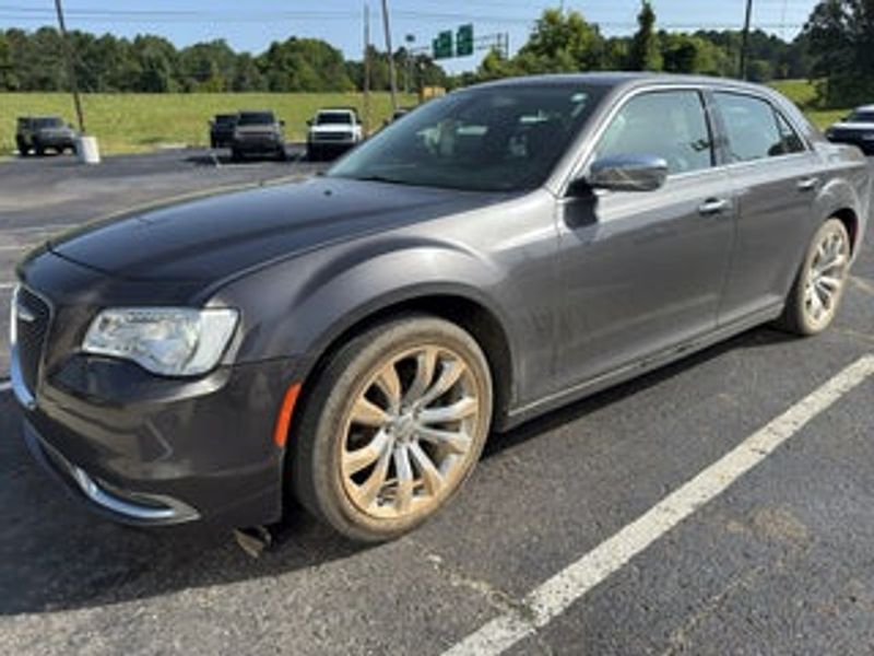 2019 Chrysler 300 — a typically priced live listing
