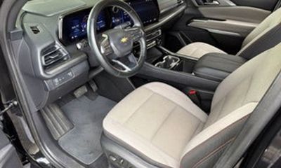 2023 Chevrolet Traverse LT