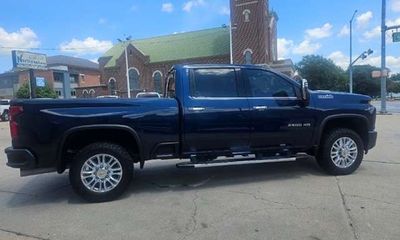 2023 Chevrolet Silverado HD High Country