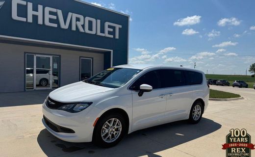 2022 Chrysler Voyager LX