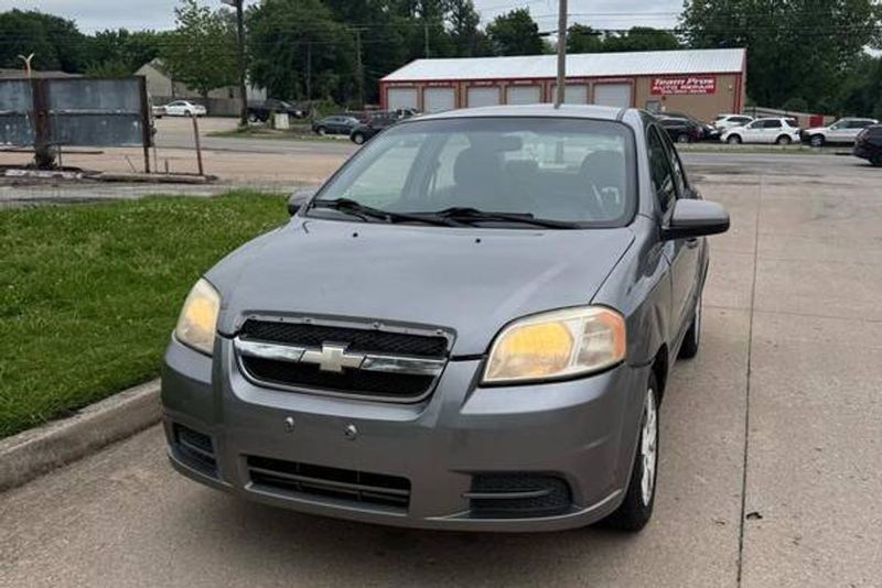Representative 2011 Chevrolet Aveo photo