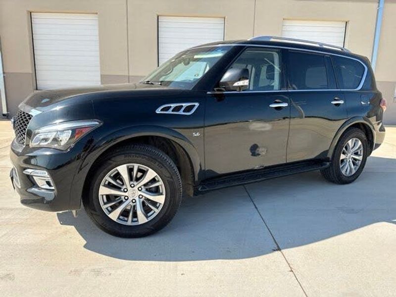 2017 Infiniti QX80 — a typically priced live listing