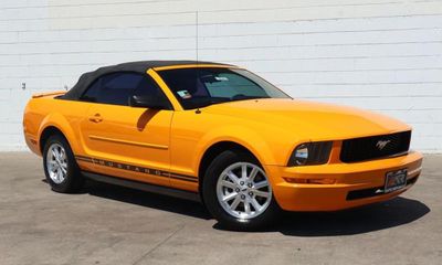 2007 Ford Mustang Deluxe
