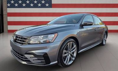 2018 Volkswagen Passat S R Line
