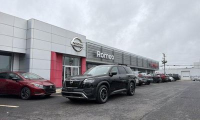 2024 Nissan Pathfinder SV