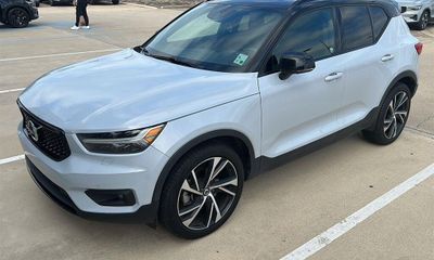 2021 Volvo XC40 R Design