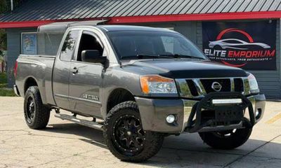 2012 Nissan Titan SV
