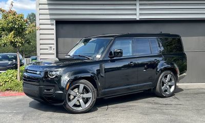 2025 Land Rover Defender V8